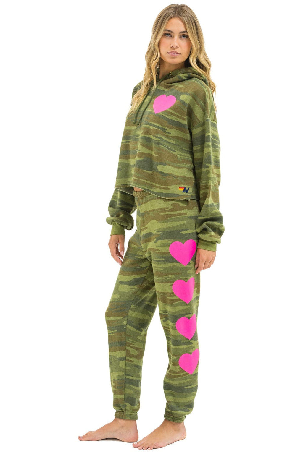 HEART RELAXED CROPPED PULLOVER HOODIE - CAMO NEON PINK