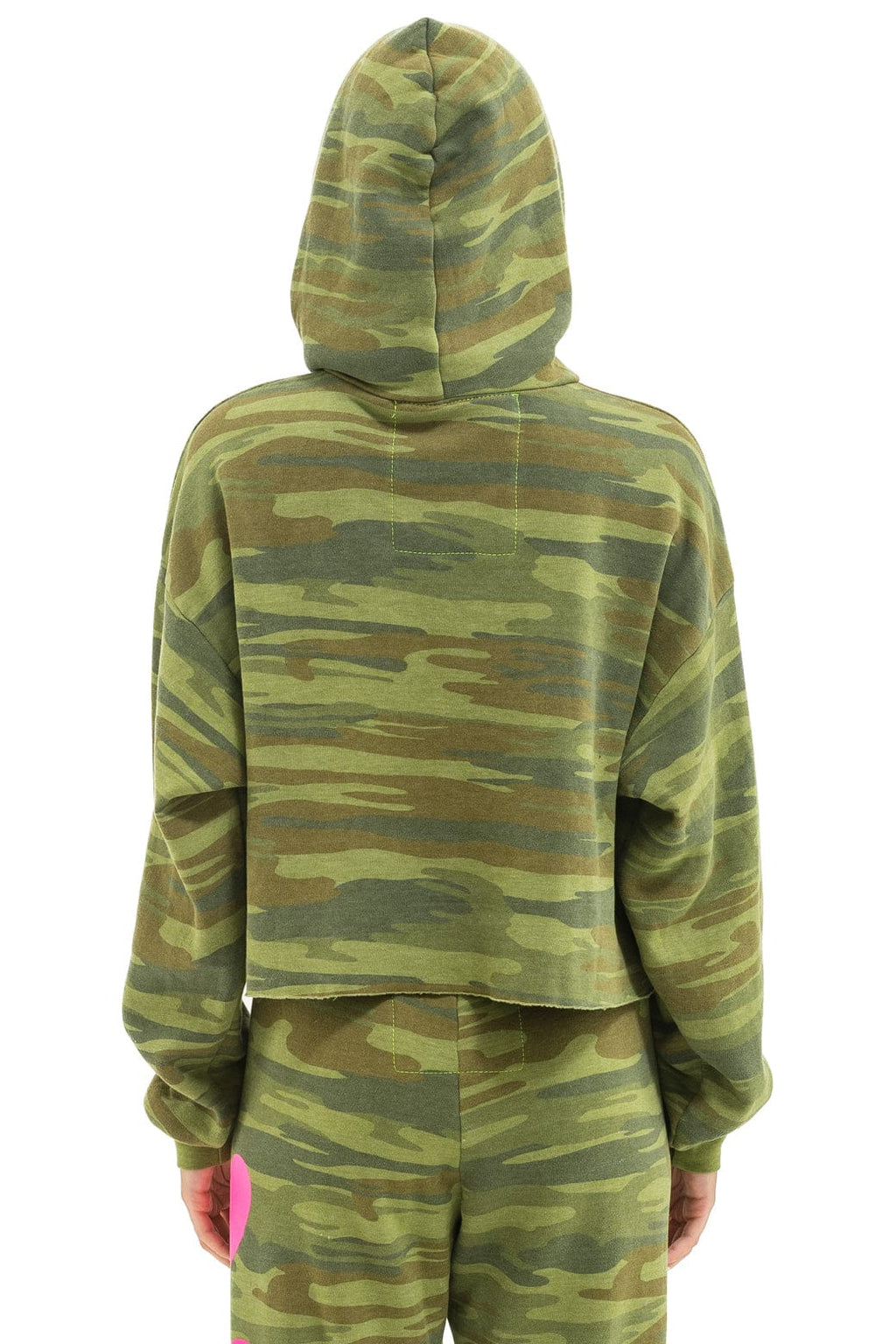 HEART RELAXED CROPPED PULLOVER HOODIE - CAMO NEON PINK