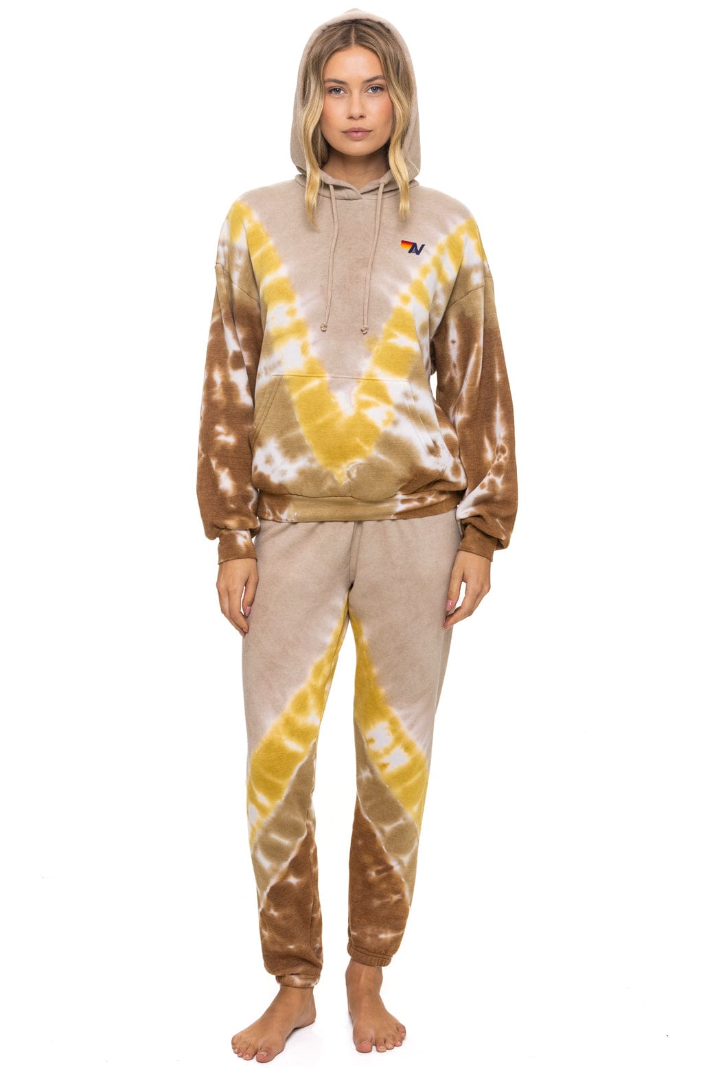 HAND DYED V RELAXED PULLOVER HOODIE - TIE DYE SAND CINNAMON