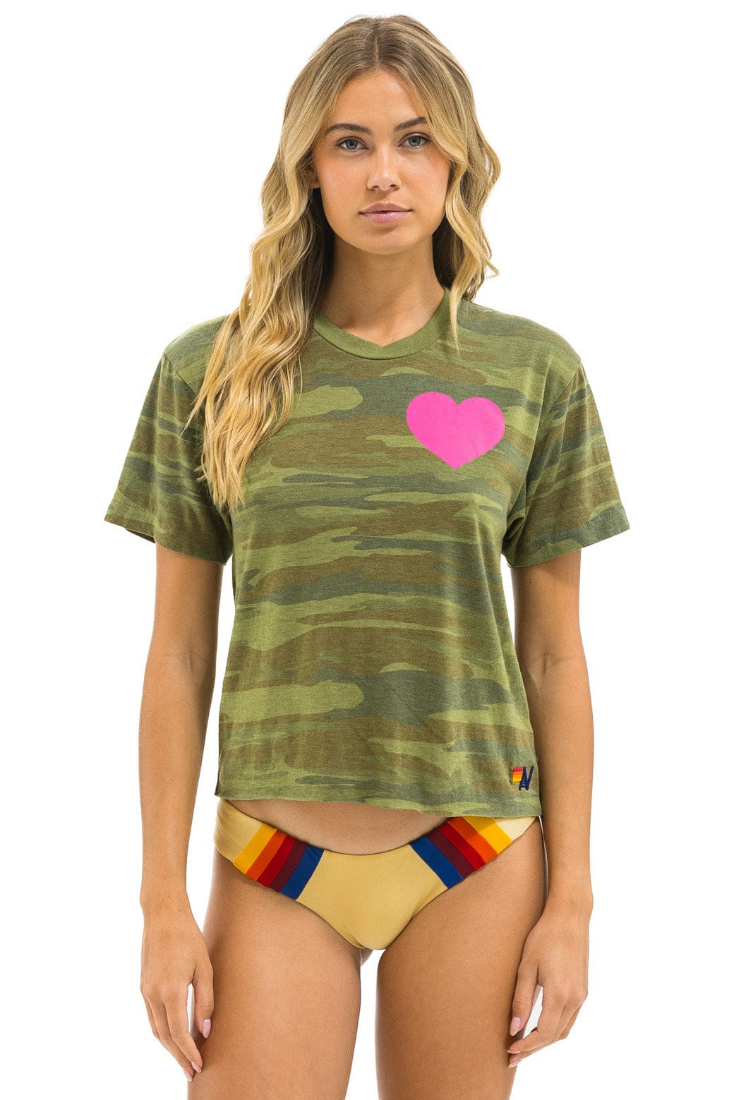 HEART PRINT BOYFRIEND TEE - CAMO NEON PINK