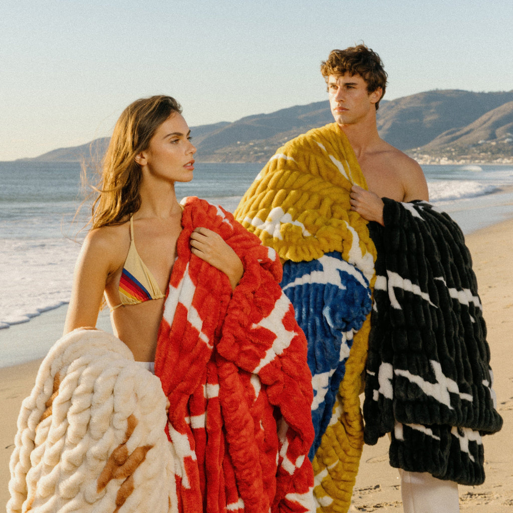 Aviator Nation x Lola Blanket - Red White Bolt